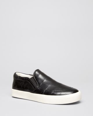 bloomingdales crocs