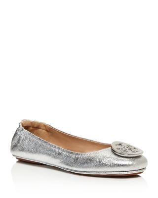 Tory Burch Minnie Metallic Leather Travel Ballet Flats In Silver