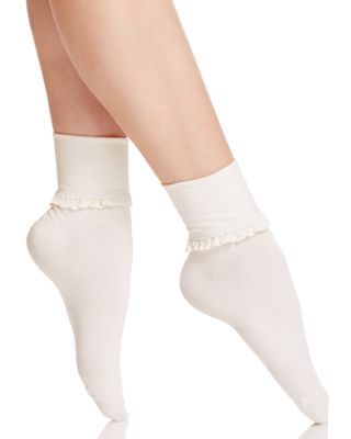 HUE Ruffle Lace Trim Socks